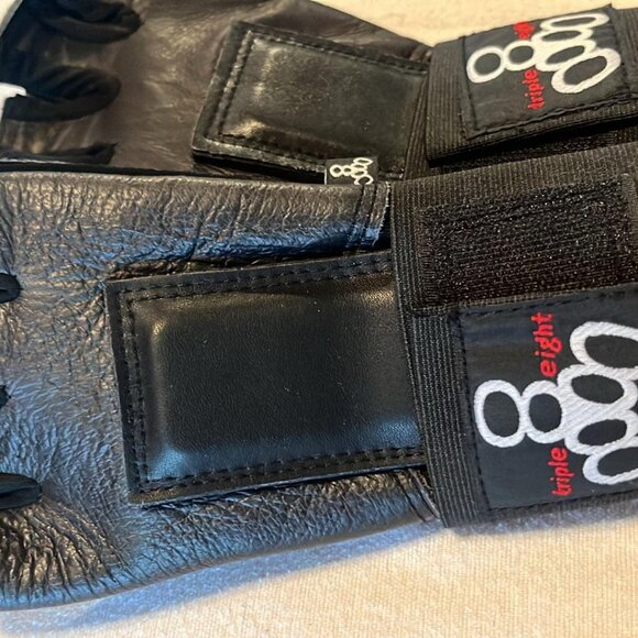 Triple Eight Gloves Hand Wrist Protection BMX Biker Skater Skateboard - Picture 4 of 8